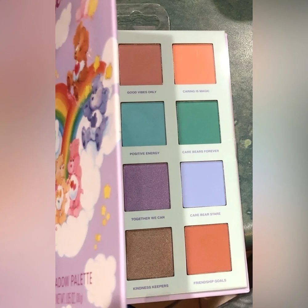 Care‎ Bears 12 piece eyeshadow palette book with mirror new